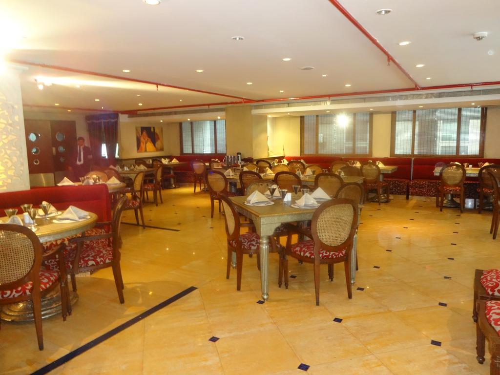 Ohris Banjara Hotel Hyderabad Exterior foto